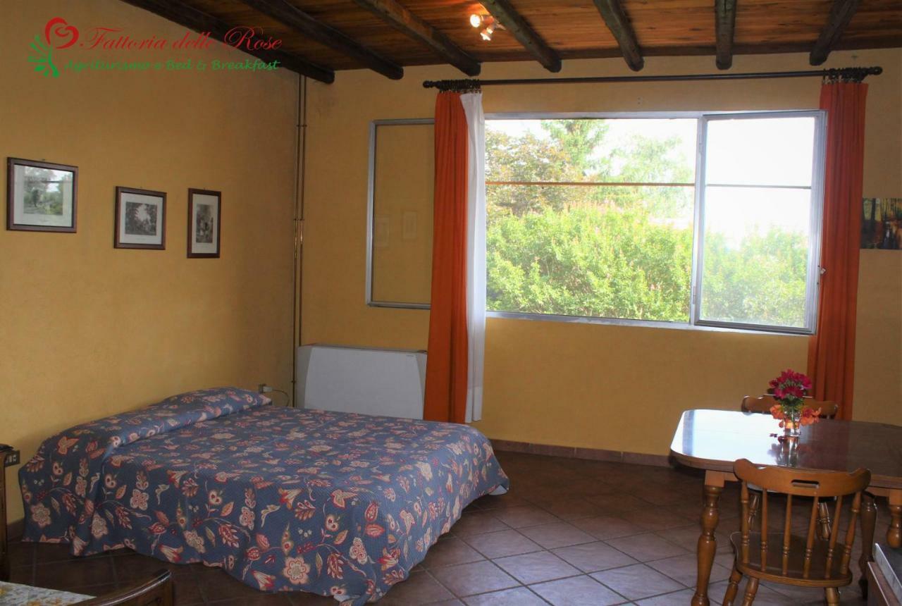 Fattoria Delle Rose Villa Salussola Buitenkant foto